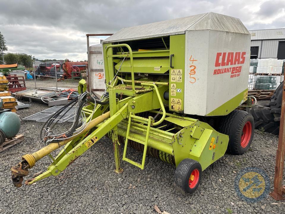 Claas rollant round baler