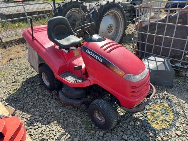 Honda 2417 Ride on lawnmower