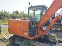 Hitachi 70 7 tonne digger & buckets - 7