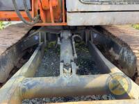 Hitachi 70 7 tonne digger & buckets - 18