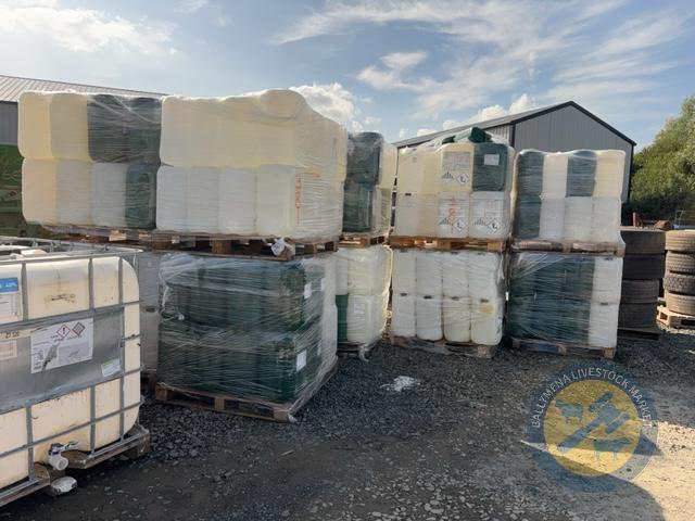 Approx 400 25 litre empty drums