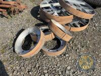 4 small steel wheels