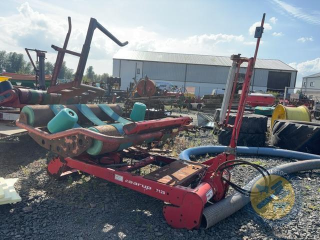 Taarup 7120 Bale Wrapper