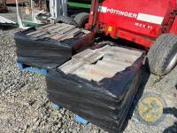 2x pallets of approx 200 roof tiles