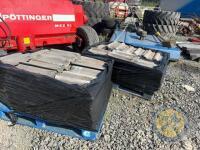 2x pallets of approx 200 roof tiles - 2