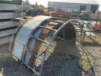 Round bale feeder - 2