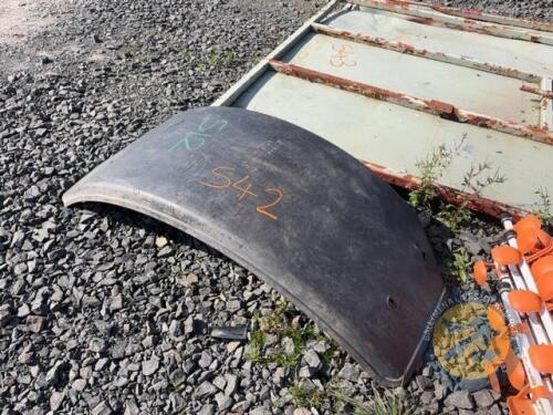 Front fender for NH tractor