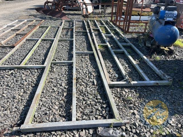 17'10 cattle handling gate