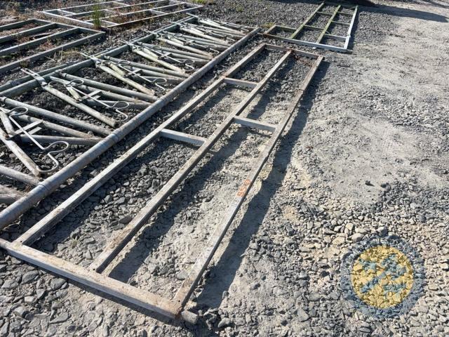 Cattle handling gate