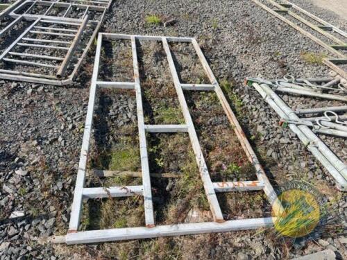 7'10 cattle handling gate