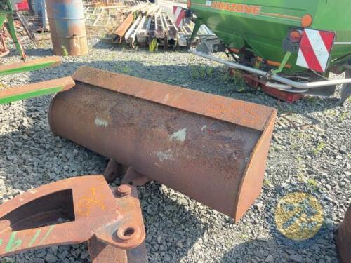 Sheugh bucket for Case 580 wheeled digger