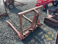 Red bale lifter - 3
