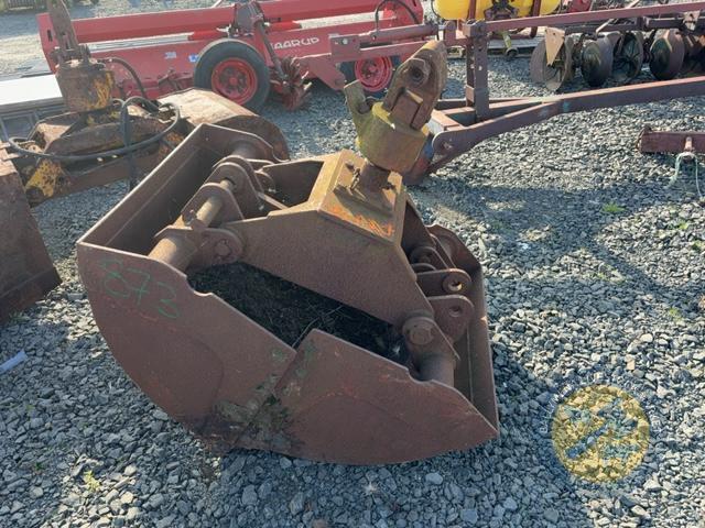 Clamshell bucket grab with rotavator ram missing