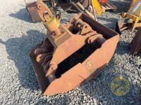 Clamshell bucket grab with rotavator ram missing - 3