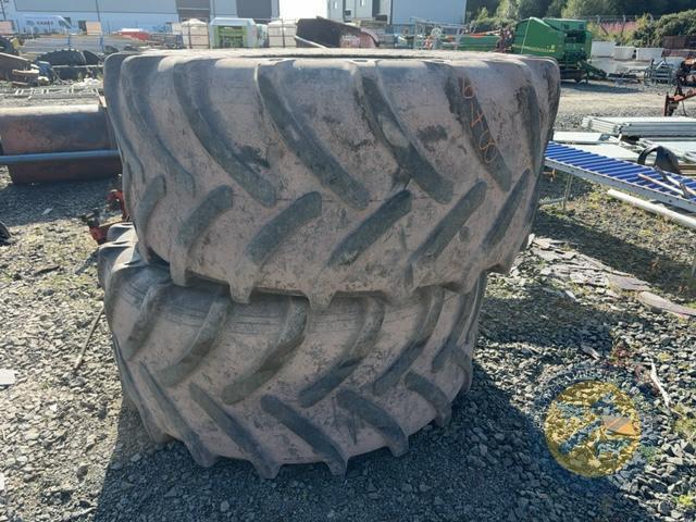 2x 30.5/R32 tanker tyres