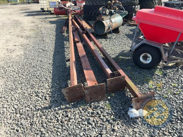 4x 26ft long uprights with steel plates on feet, 16ft lengths of channel iron, 6.5ftx6 & 3x channel irons 6x2.5