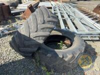 2x 480/65 R28 tyres - 3