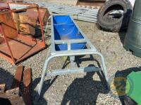 Cattle feeder