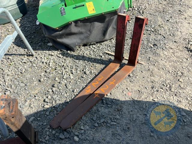 Pallet toes