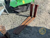 Pallet toes