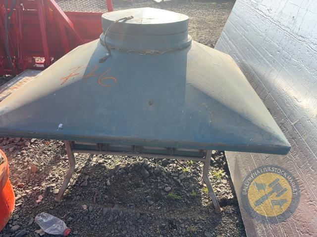 Lamb creep feeder