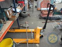 new pallet truck 2500kg