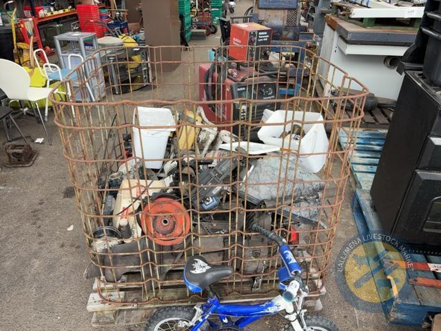 Pallet of outboard engines cage