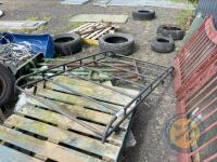 black citroen roof rack