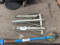 3 jacks