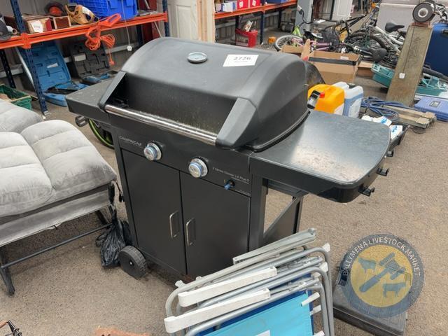 Gas barbeque with cylinder