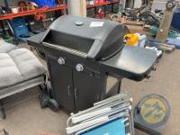 Gas barbeque with cylinder
