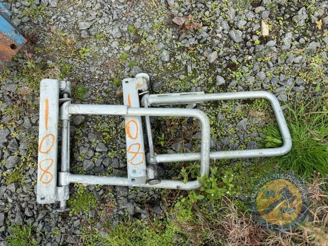 Pair of lely non return gates