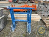4x blue tressels - 2