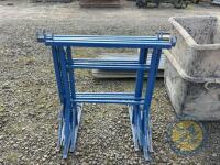 4x blue tressels - 3