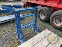 4x blue tressels - 3