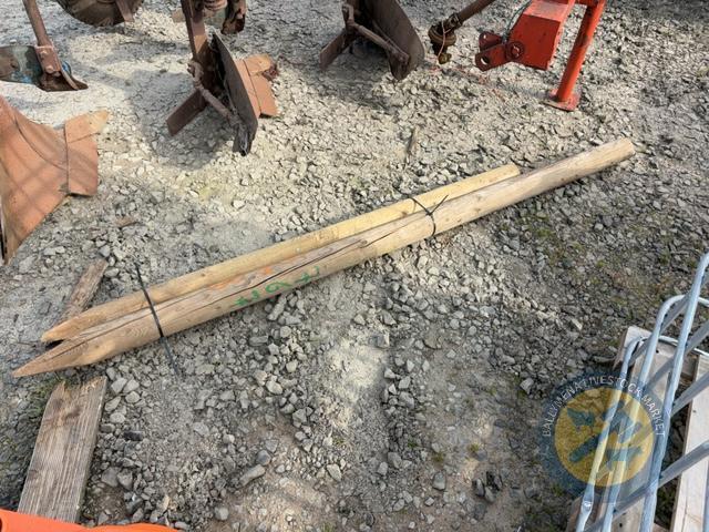2x fence posts