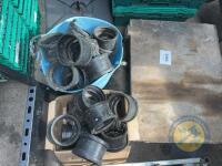 2 boxes of four fittings - 2