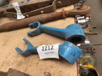 Blue hydraulic lift arms - 3