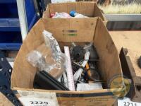 2x box lots plugs, hinges etc