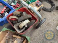 Box of castors