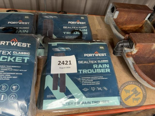 2 pairs of waterproof trousers XXL