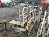 15 calf/heifer cubicles on bases - portable - 3