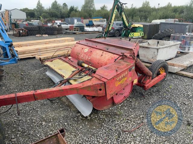 taarup 306 8ft trailed mower