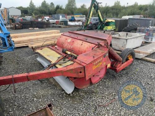 Taarup 306 8ft trailed mower