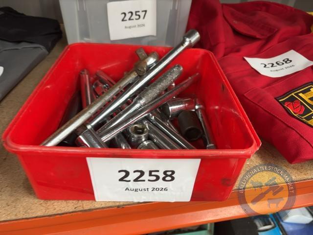Box lot pull bars & extensions