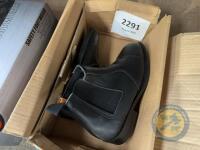 Size 4 black boots - 2