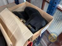 Size 8 pull on black boots
