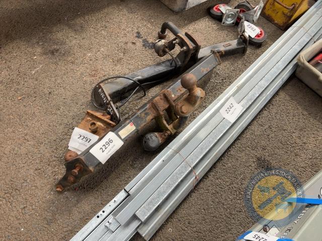 2x tow bars