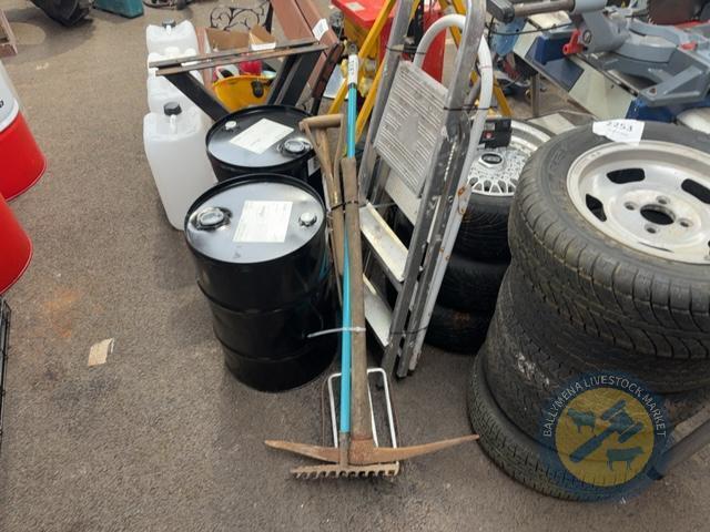 Pick rake & 2x graipes