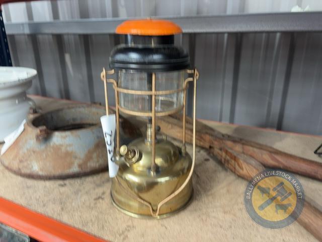 Tilly lamp